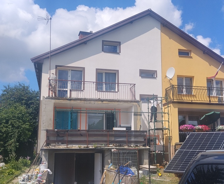 Budynek po dociepleniu styropianem